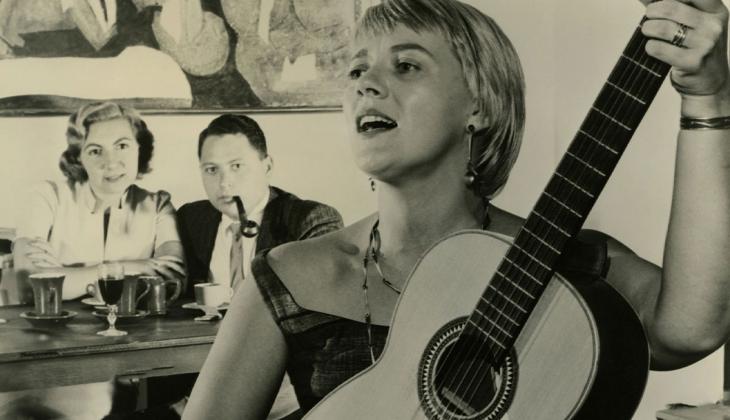 1200_Gosling_9-Lives-of-